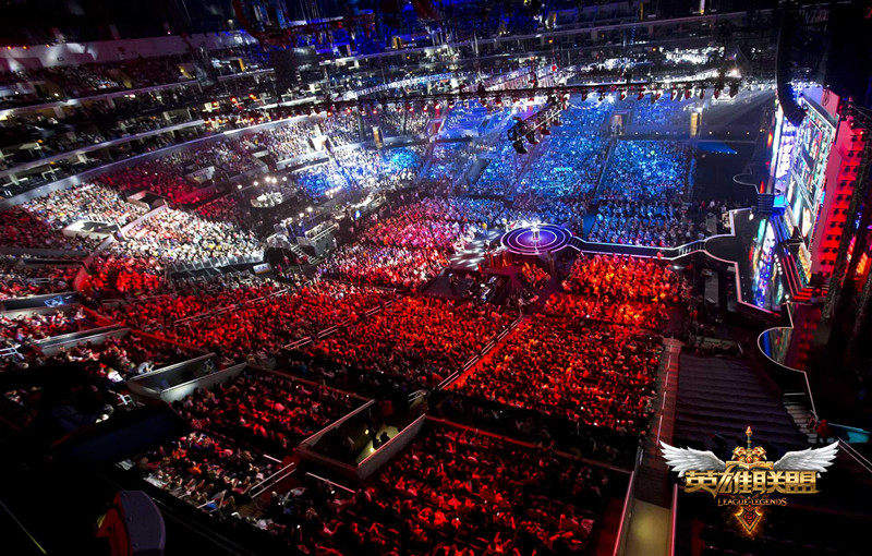 惊天逆转！S15LOL全球总决赛T1万经济翻盘C9，Faker封神